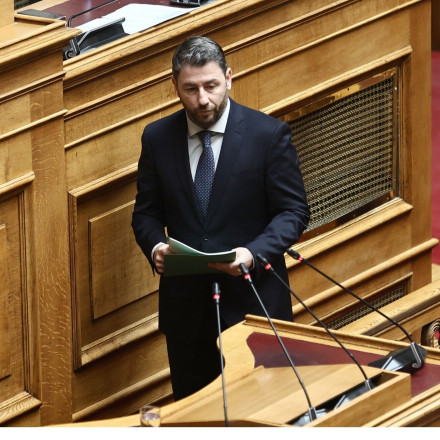 Βουλή: Διπλή επίθεση Ανδρουλάκη σε Κασσελάκη και Βελόπουλο