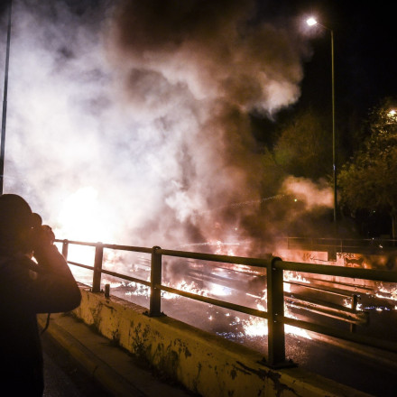 Προσοχή με τις κροτίδες και τα βεγγαλικά το Πάσχα - Οι συμβουλές της ΕΛΑΣ