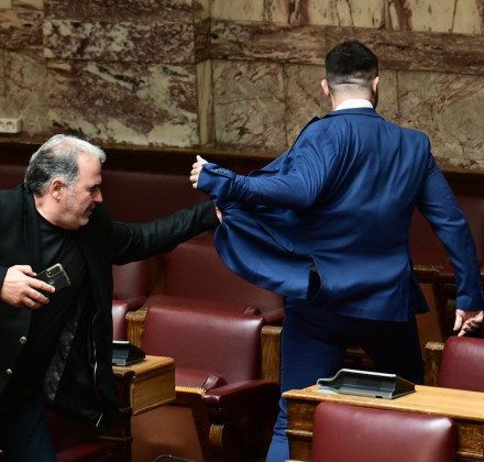 Αίρεται η ασυλία του Φλώρου για την επίθεση στον Γραμμένο Αίρεται η ασυλία του Φλώρου για την επίθεση στον Γραμμένο