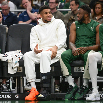 Θετικά νέα μετέφερε ο Ντοκ Ρίβερς για επιστροφή Giannis και Λίλαρντ