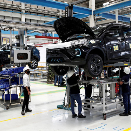 Γιατί οι μεγιστάνες της τεχνολογίας λατρεύουν την Ινδία