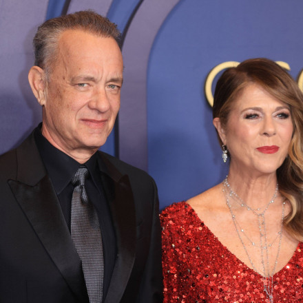 Η κόρη του Τομ Χανκς περιγράφει τα παιδικά της χρόνια ως «γεμάτα σύγχυση, βία και στέρηση»