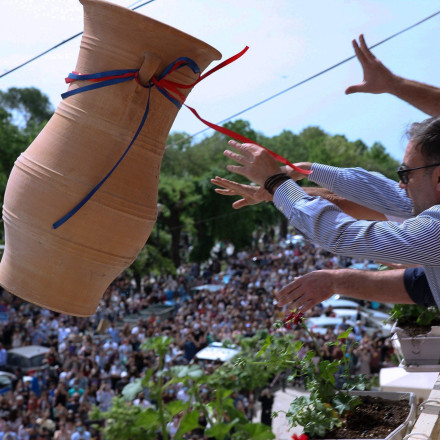 Την απουσία μουσικής στα μαγαζιά ζητά δήμαρχος στην Κέρκυρα τη Μεγάλη Εβδομάδα