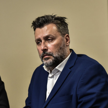 Ο Καλλιάνος απαντά στην ΟΙΕΛΕ: Δεν στέκει η κατηγορία για χαμηλούς μισθούς