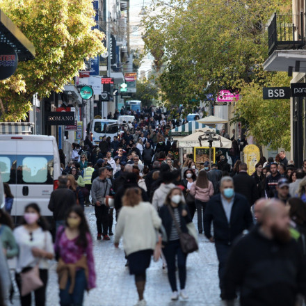 Αγίου Πνεύματος: Πώς θα λειτουργήσουν τα καταστήματα