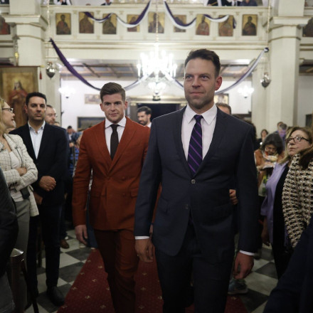 Κασσελάκης και Τάιλερ στην περιφορά του Επιταφίου στην Κέρκυρα