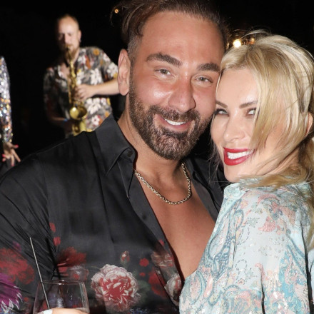 Νίκος Κοκλώνης σε Κατερίνα Καινούργιου: «Γιορτάζουμε εσένα, το φωτεινό αστέρι»