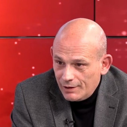 Το «ευχαριστώ» και το «κατηγορώ» του Πάρι Καρβουνόπουλου