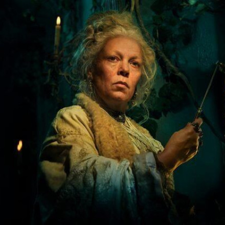 Mεγάλες Προσδοκίες: H Οσκαρική Olivia Coleman μαγνητίζει με το βλέμμα της στο νέο remake της σειράς