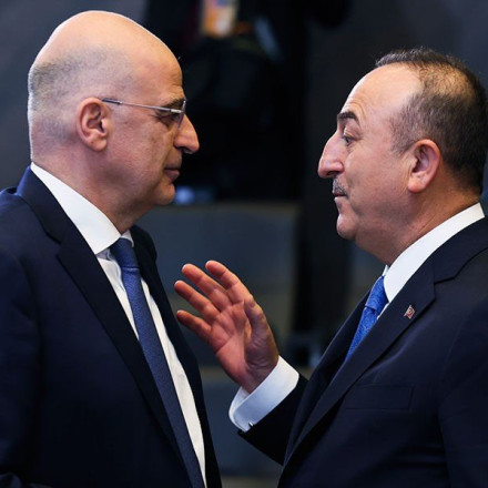 Δένδιας - Τσαβούσογλου: Συνάντηση στις Βρυξέλλες το μεσημέρι