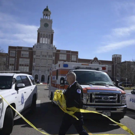 Ντένβερ: Μαθητής ο δράστης της επίθεσης σε Λύκειο - Άρχισε να πυροβολεί κατά τον σωματικό έλεγχο [vids]