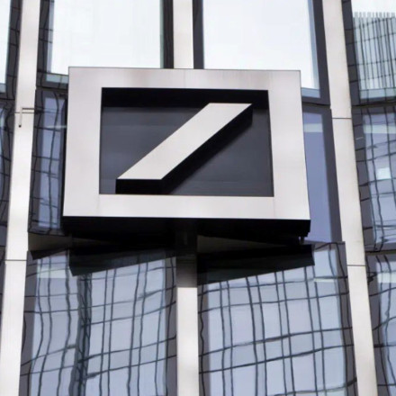 Deutsche Bank: Τρομάζει ενδεχόμενο ντόμινο στις αγορές - Πτώση 6% στις ελληνικές τράπεζες