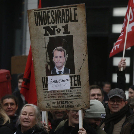 Γαλλία: Προσαγωγές και τραυματισμοί στις κινητοποιήσεις