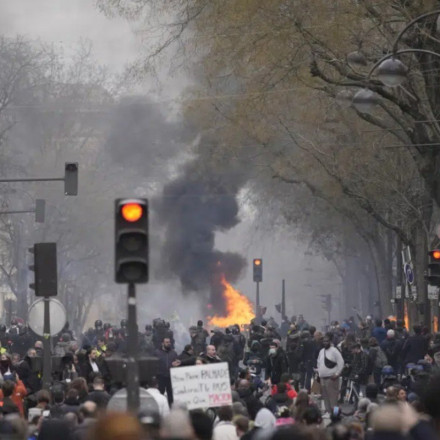 Γαλλία: 11η εβδομάδα απεργιών και διαβουλεύσεων για το συνταξιοδοτικό στη Γαλλία