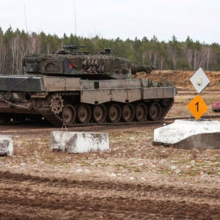 Spiegel: Έφτασαν τα πρώτα 18 γερμανικά Leopard 2 στην Ουκρανία