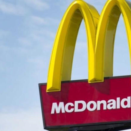McDonald's: Κρυφό νόημα ερωτικού περιεχομένου πίσω από το λογότυπο;