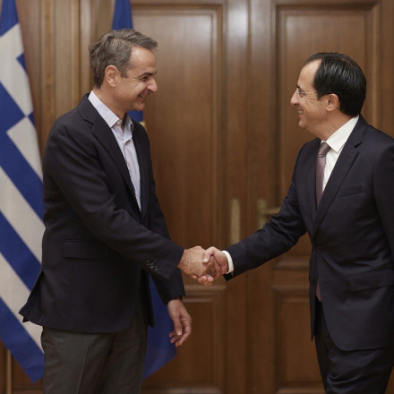 Νίκος Χριστοδουλίδης: Συνάντηση Μητσοτάκη με τον νέο Κύπριο πρόεδρο στο Μέγαρο Μαξίμου