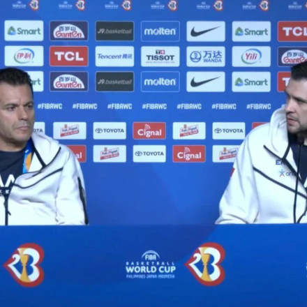 Παπανικολάου για τις πυρκαγιές: Να κάνουμε όλοι κάτι για να μην βλέπουμε μανάδες να κλαίνε για τα παιδιά τους και γιαγιάδες για τα σπίτια τους