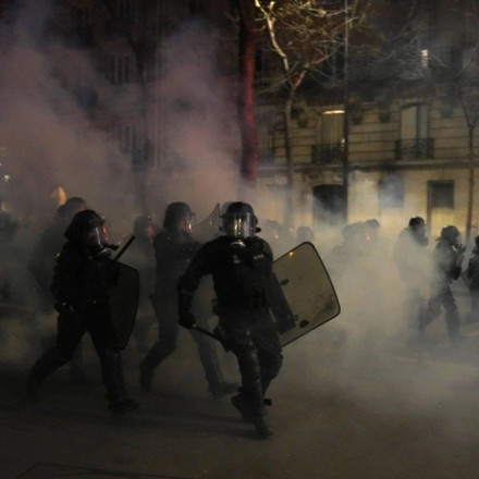 Γαλλία: Καζάνι που βράζει η κοινωνία - Νέος γύρος επεισοδίων στο Παρίσι LIVE