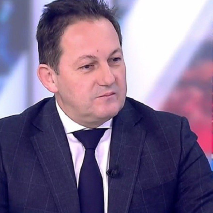 Νόμιμη και σωτήρια η ενημερωτική καμπάνια κατά του κορωνοϊού, λέει ο Πέτσας