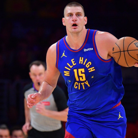 Ο Γιόκιτς πήρε... φωτιά σκόραρε 40 πόντους και οδηγεί τους Νάγκετς στην ανατροπή