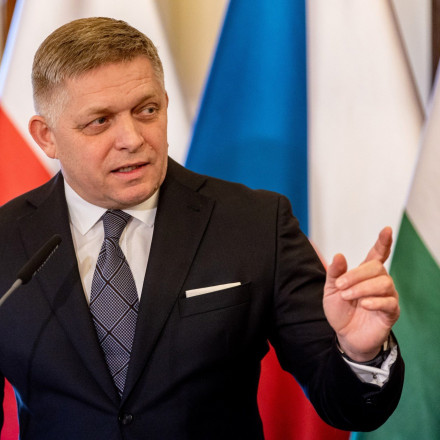 Ρόμπερτ Φίτσο: Τα πρώτα χρόνια στην αριστερά, η αγάπη για Πούτιν και ο λαϊκισμός