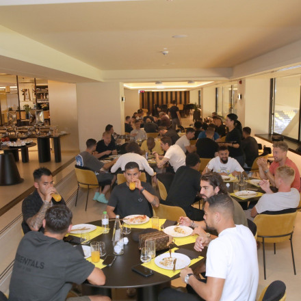 Το γεύμα συσπείρωσης για την ΑΕΚ και η επίσκεψη στο μουσείο ιστορίας