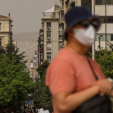 Παγώνη: Με μάσκα οι μετακινήσεις για τους ευπαθείς λόγω της αφρικανικής σκόνης