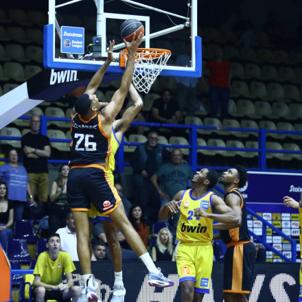 «Έσπασαν καρδιές» στo Περιστέρι, απέδρασε με δραματική νίκη ο Προμηθέας