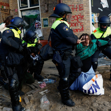 Ολλανδία: Άγριες συγκρούσεις διαδηλωτών με την αστυνομία για την Παλαιστίνη