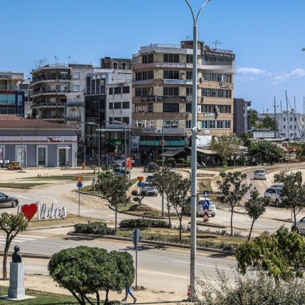 Χαμός στο δημοτικό συμβούλιο Βόλου: «Νούμερο είσαι, άντε γα@@@@@, μα@@@@»