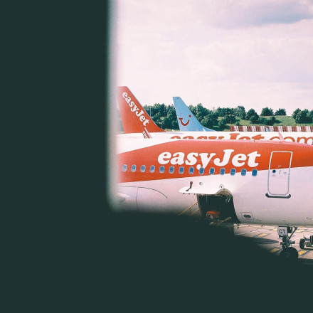 Χάος σε πτήση της EasyJet: 30 μεθυσμένοι επιβάτες απειλούσαν να... ουρήσουν