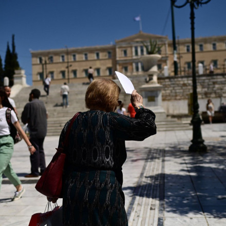 Καιρός: Τα τελευταία δεδομένα για τον καύσωνα – Αναλυτική πρόγνωση για την Τρίτη