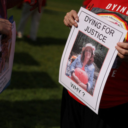 Σάλος στη Βρετανία για τη «χειρότερη ιατρική καταστροφή» - Συγγνώμη από Σούνακ