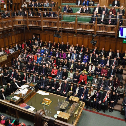 Συγκίνηση: Βρετανός βουλευτής που έχασε χέρια και πόδια πίσω στα καθήκοντά του