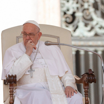 «Ας είμαστε επιφυλακτικοί»: Αλλάζει στάση το Βατικανό στα «θαύματα»