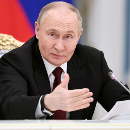 «Ανοιχτός» δηλώνει ο Πούτιν σε συνομιλίες για ειρήνη στην Ουκρανία