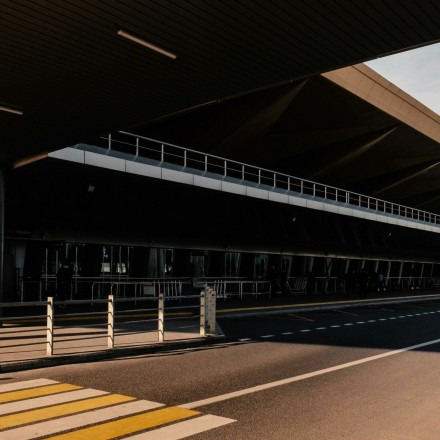 Συναγερμός σε αεροδρόμιο της Ρωσίας - Πυκνοί καπνοί στην αίθουσα αφίξεων