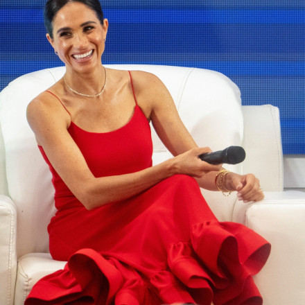 Η Μέγκαν Μαρκλ αποκαλύπτει σπάνιο βίντεο της κόρης της – Δείτε με ποια διάσημη παίζει