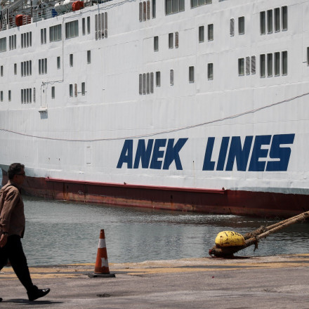 Απαγόρευση απόπλου λόγω βλάβης για το πλοίο Πρέβελης από Πειραιά