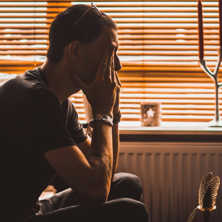 Έρχεται Panic Button και για άνδρες θύματα ενδοοικογενειακής βίας