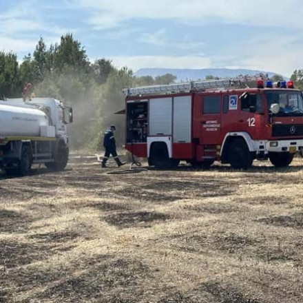 Συναγερμός στο Μαρκόπουλο - Ξέσπασε πυρκαγιά κοντά σε δεξαμενές καυσίμων