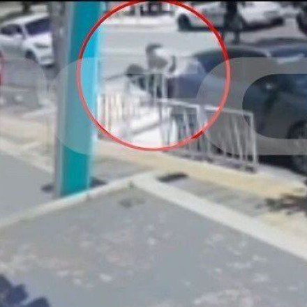 Σοκαριστικό βίντεο με την παράσυρση μητέρας και παιδιού στη Θεσσαλονίκη