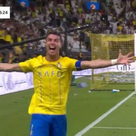 Ο απίθανος Κριστιάνο Ρονάλντο αποθεώνει τον... εαυτό του και σπάει κι άλλα ρεκόρ