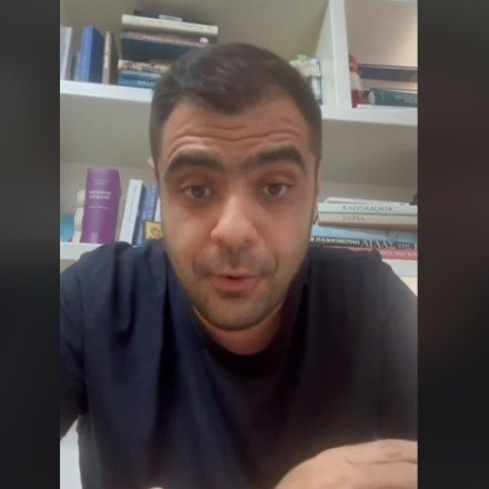 Απάντηση Μαρινάκη στο tiktok του Κασσελάκη για τη φέτα