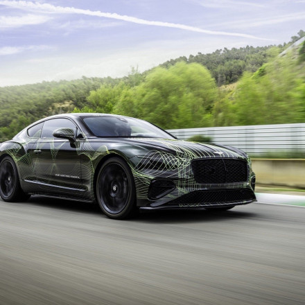 Αποκάλυψη της νέας Bentley Continental GT