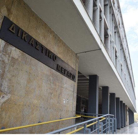 Θεσσαλονίκη: Γλίτωσε τα ισόβια 58χρονη που σκότωσε με τηγάνι τον πεθερό της