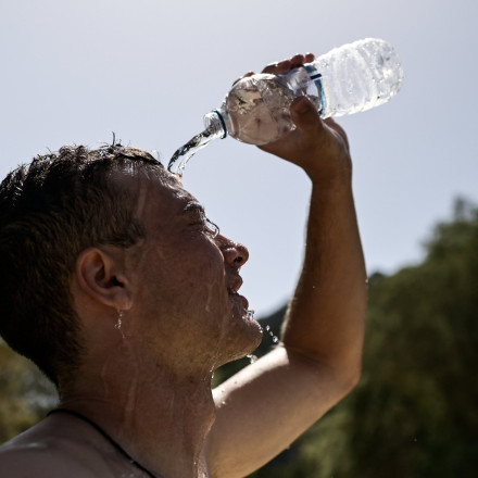 Καύσωνας: 10 μέτρα για την προστασία των εργαζομένων από τη θερμική καταπόνηση