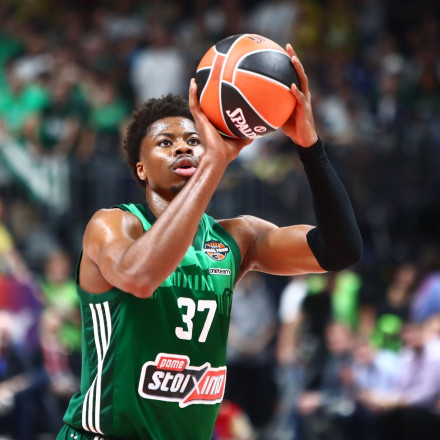 Κώστας Αντετοκούνμπο: Έγκυος η σύντροφός του Ντέμη Φιλιππάκου