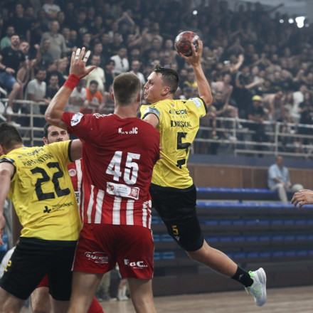 Ισοφάρισε τη σειρά η ΑΕΚ κόντρα στον Ολυμπιακό σε «καυτή» Νέα Φιλαδέλφεια